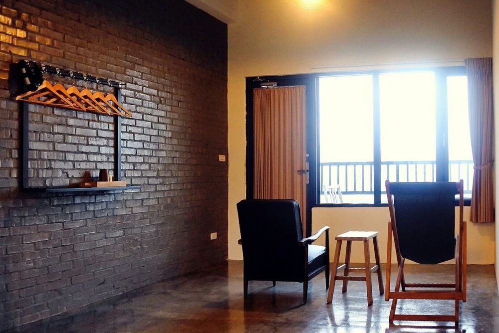 Lugo Hotel Manzhou Bagian luar foto